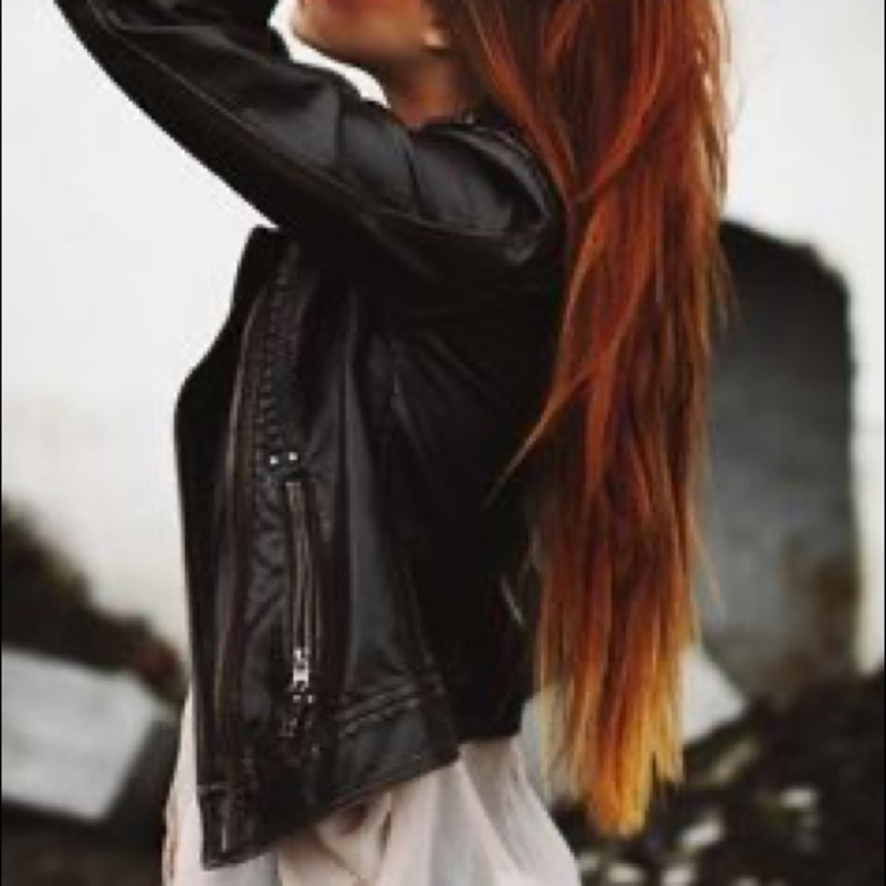 Meet your Posher, Cassandra